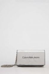Calvin Klein Jeans torebka kolor srebrny. Szare listonoszki Calvin Klein Jeans, bez wzorów, z jeansu, bez dodatków. Za 359.99 zł.