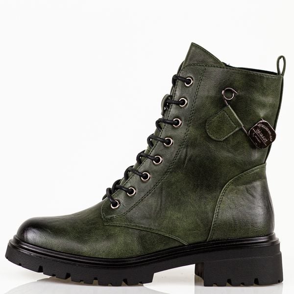 Zielone trapery damskie M.Daszyński 2508-4. Brązowe traperki M.Daszyński, z aplikacjami, z jeansu, z okrągłym noskiem, bez obcasa, bez zapięcia. Za 199.00 zł.