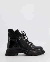 CZARNE TRZEWIKI DAMSKIE 22148 BLACK. Czarne botki Venezia, bez wzorów, ze skóry, bez obcasa, bez zapięcia. Za 219.00 zł.