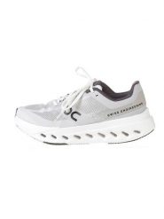 ON RUNNING Buty "Cloudsurfer next" w kolorze jasnoszarym do biegania rozmiar: 40,5. Szare buty do biegania On Running, bez wzorów, bez zapięcia, do biegania. Za 545.19 zł.