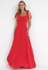 Czerwona Rozkloszowana Sukienka Maxi z Wiązanymi Ramiączkami Lisija. Czerwone sukienki Born2be, m, bez wzorów, eleganckie, bez kołnierzyka, bez ramiączek, maxi, rozkloszowane. W wyprzedaży za 118.99 zł.