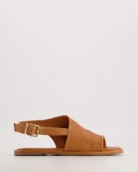 BRĄZOWE SANDAŁY 3542804 CAMEL. Brązowe sandały Venezia, bez wzorów, ze skóry, bez obcasa, bez zapięcia. Za 199.00 zł.