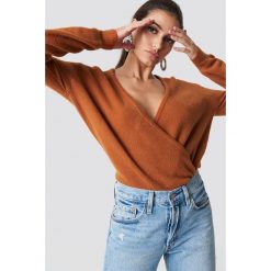 NA-KD Trend Sweter z kopertowym dekoltem - Brown,Copper. Brązowe swetry NA-KD Trend. Za 121.95 zł.