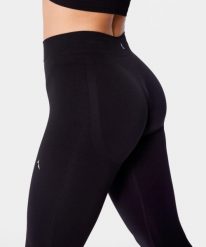 Legginsy bezszwowe z push-up dla kobiet na siłownię Carpatree Eris. Niebieskie legginsy Carpatree, bez wzorów, z dzianiny. Za 175.99 zł.