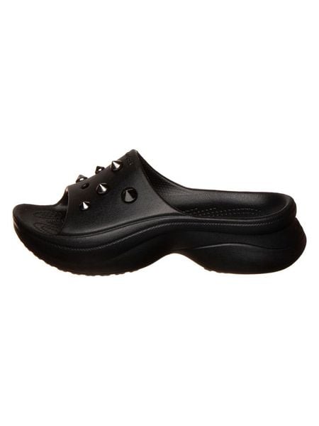 Crocs Klapki "Bae Studded Slide" w kolorze czarnym rozmiar: 36/37. Czarne klapki Crocs, bez wzorów, klasyczne, z otwartym noskiem, bez obcasa, bez zapięcia. Za 159.95 zł.