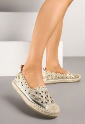 Złote Espadryle z Ażurową Cholewką i Plecionką Odine. Żółte espadryle Born2be, w ażurowe wzory, bez obcasa. W wyprzedaży za 89.24 zł.