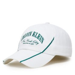 Czapka z daszkiem Calvin Klein. Białe czapki z daszkiem Calvin Klein, bez wzorów. Za 169.99 zł.