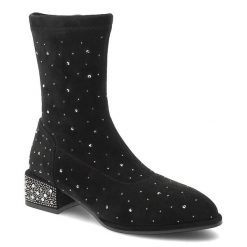 Botki damskie D&A by S.Barski o eleganckim fasonie z elastyczną cholewką ozdobnymi kryształkami i niskim stabilnym obcasem czarne, CR62-3356 Black. Czarne botki S.BARSKI, bez wzorów, z jeansu, eleganckie, bez obcasa, na obcasie, bez zapięcia. Za 299.00 zł.
