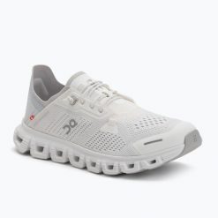 Buty damskie On Cloud 6 Coast. Białe buty do biegania On, bez wzorów, z materiału, bez zapięcia, do biegania. Za 839.99 zł.