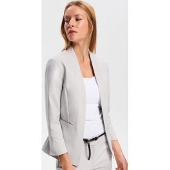 Taliowany żakiet - Jasny szar. Marynarki i żakiety marki Reserved. Za 159.99 zł.
