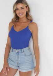 Granatowy Top z Łańcuszkiem Andranie. Niebieskie topy Born2be, s, bez wzorów, z dzianiny, bez kołnierzyka, bez ramiączek. W wyprzedaży za 74.99 zł.