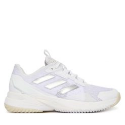 Buty halowe adidas. Białe buty treningowe adidas, bez wzorów, bez zapięcia. Za 679.99 zł.