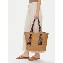 Torebka DeeZee. Brązowe torebki klasyczne DeeZee, bez wzorów, bez dodatków. Za 119.99 zł.