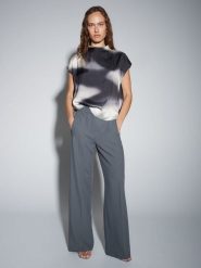 Someday Bluzka "Zalactic" w kolorze czarno-białym rozmiar: 40. Czarne bluzki someday., bez wzorów, bez kołnierzyka, bez ramiączek. Za 143.99 zł.