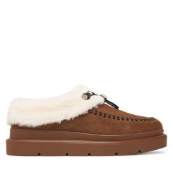 Śniegowce Guess. Brązowe śniegowce Guess, z aplikacjami, bez zapięcia. Za 584.99 zł.