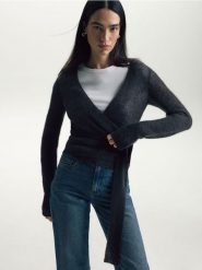 Sweter z dodatkiem moheru - brązowy. Brązowe swetry Reserved, l, bez wzorów, z dzianiny, bez ramiączek. Za 179.99 zł.