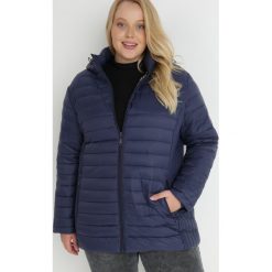 Granatowa Kurtka Pikowana Aemene. Niebieskie kurtki Born2be, na jesień, plus size, bez wzorów, z jeansu, bez kaptura. W wyprzedaży za 174.99 zł.