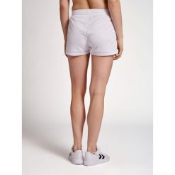 Spodenki damskie Hummel hmlCORE. Białe szorty Hummel, bez wzorów, sportowe. Za 110.00 zł.