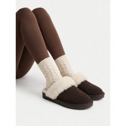 Kapcie Badura. Brązowe kapcie Badura, bez wzorów. Za 159.99 zł.