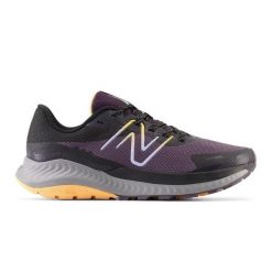 Buty New Balance W WTNTRMP5 czarne. Czarne buty do biegania bez wzorów, bez zapięcia, do biegania. Za 415.67 zł.