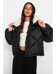 Trendyol Kurtka zimowa w kolorze czarnym rozmiar: S/M. Czarne kurtki Trendyol, na zimę, m, bez wzorów, z puchu, bez kaptura. Za 246.53 zł.