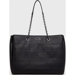 Calvin Klein torebka kolor czarny. Czarne shopper bag Calvin Klein, bez wzorów, na ramię, bez dodatków. Za 799.99 zł.
