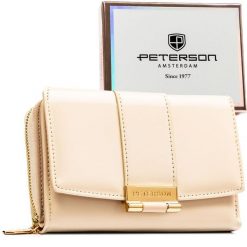 Poziomy portfel damski wykonany z lakierowanej skóry ekologicznej w beżowym kolorze - Peterson. Brązowe portfele Peterson, bez wzorów, ze skóry ekologicznej. Za 99.99 zł.