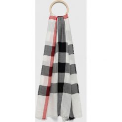 Weekend Max Mara szal z wełną kolor czerwony wzorzysty. Czerwone szaliki i kominy Weekend Max Mara, bez wzorów, z tkaniny. Za 549.99 zł.