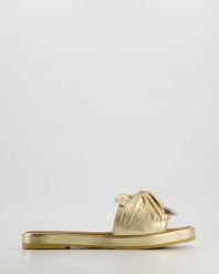 SKÓRZANE KLAPKI Z METALICZNĄ CHOLEWKĄ 21226 GOLD. Klapki Venezia, bez wzorów, ze skóry, bez obcasa, bez zapięcia. Za 179.00 zł.