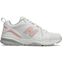Buty sportowe New Balance WX608WP5 białe. Białe buty treningowe bez wzorów, z materiału, bez zapięcia. Za 451.81 zł.