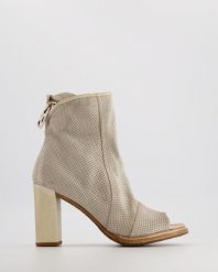SZARE SANDAŁY B40003 ICE. Szare sandały Venezia, bez wzorów, z nubiku, bez obcasa, bez zapięcia. Za 599.00 zł.