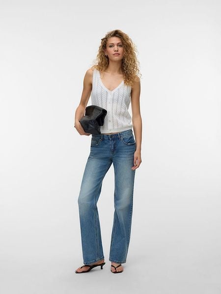 Vero Moda Top dzianinowy w kolorze białym rozmiar: M. Białe topy Vero Moda, m, bez wzorów, z dzianiny, bez kołnierzyka, bez ramiączek. Za 73.95 zł.