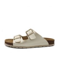 Billowy Klapki w kolorze złotym rozmiar: 42. Żółte klapki Billowy, bez wzorów, klasyczne, z otwartym noskiem, bez obcasa, bez zapięcia. Za 61.17 zł.