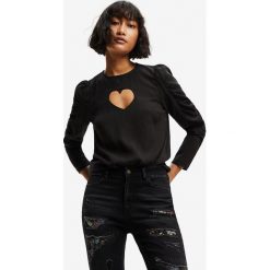 Desigual bluzka damska kolor czarny gładka. Czarne bluzki Desigual, l, bez wzorów, z lyocellu, bez kołnierzyka, bez ramiączek. W wyprzedaży za 295.99 zł.