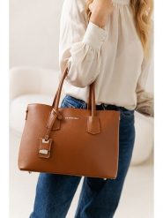 Lia Biassoni Skórzana torebka w kolorze jasnobrązowym - 38 x 24 x 15 cm rozmiar: onesize. Brązowe torebki klasyczne Lia Biassoni, bez wzorów, z materiału, przez ramię, bez dodatków. Za 304.99 zł.