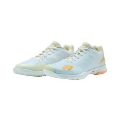 Damskie buty do badmintona Yonex PC Aerus Z. Białe buty treningowe YONEX, bez wzorów, z materiału, bez zapięcia. Za 647.50 zł.