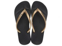 Klapki damskie Ipanema Anatomica Tan. Czarne klapki Ipanema, bez wzorów, z gumy, bez obcasa, bez zapięcia. Za 62.99 zł.