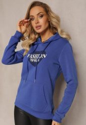 Niebieska Bluza Kangurka Ocieplona Polarem z Ozdobnym Nadrukiem Elili. Niebieskie bluzy Renee, l, bez wzorów, z jeansu, casualowe, bez ramiączek, bez kaptura. W wyprzedaży za 71.99 zł.