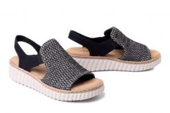 RIEKER 69276-00 black, sandały damskie. Czarne sandały Rieker, bez wzorów, bez obcasa, bez zapięcia. Za 299.90 zł.