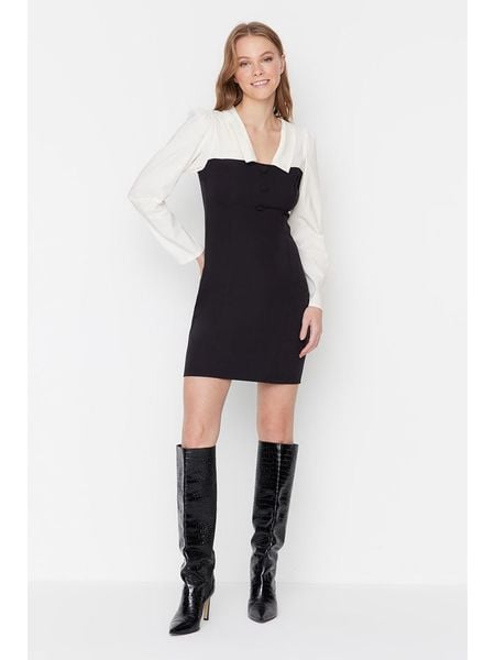 Trendyol Sukienka w kolorze biało-czarnym rozmiar: 38. Białe sukienki Trendyol, bez wzorów, bez kołnierzyka, bez ramiączek, mini. Za 60.99 zł.