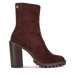 Botki Nine West. Brązowe botki Nine West, bez wzorów, bez obcasa, na słupku, bez zapięcia. Za 195.99 zł.