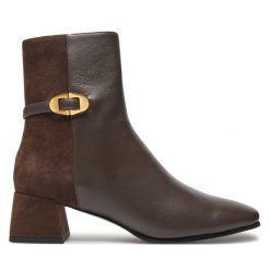 Botki Coccinelle. Brązowe botki Coccinelle, bez wzorów, bez obcasa, na słupku, bez zapięcia. Za 949.99 zł.