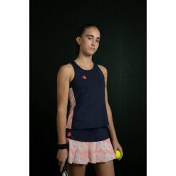 Koszulka CANTAL TOP | Lekka, oddychająca i szybkoschnąca do gry w padla. Niebieskie topy IZAS, bez wzorów, z materiału, eleganckie, bez kołnierzyka, bez ramiączek. Za 160.83 zł.