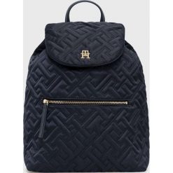 Tommy Hilfiger plecak damski kolor granatowy duży gładki. Niebieskie plecaki Tommy Hilfiger, bez wzorów, do ręki, bez dodatków. W wyprzedaży za 454.99 zł.