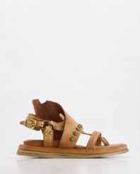 SANDAŁY Z CHOLEWKĄ 699024 CAMEL. Brązowe sandały Venezia, bez wzorów, ze skóry, bez obcasa, bez zapięcia. Za 519.00 zł.