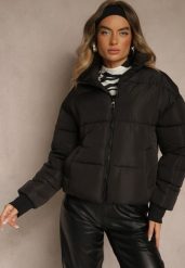 Czarna Kurtka Puffer z Pikowanymi Przeszyciami i Ściągaczami przy Rękawach Cenilea. Czarne kurtki Renee, l, bez wzorów, z jeansu, eleganckie, z kapturem. Za 129.99 zł.