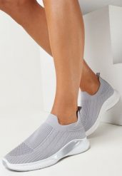 Szare Buty Sportowe z Elastyczną Cholewką i Ozdobną Podeszwą Pilly. Szare buty sportowe lifestyle Born2be, bez wzorów, sportowe, przed kostkę, bez zapięcia. W wyprzedaży za 50.99 zł.