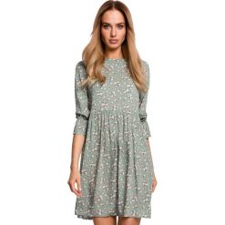 Sukienka boho rozkloszowana mini z wiskozy w kwiaty zielona. Zielone sukienki Sukienki.shop, do pracy, s, bez wzorów, z wiskozy, biznesowe, bez kołnierzyka, bez ramiączek, mini, rozkloszowane. Za 149.00 zł.
