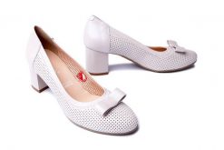 BIOECO BY ARKA 6058 2380 perła, czółenka damskie. Brązowe czółenka Bioeco by Arka, bez wzorów, ze skóry, bez obcasa, na obcasie, bez zapięcia. Za 243.69 zł.