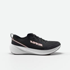 Buty do biegania damskie Kiprun Kipcore. Białe buty do biegania KIPRUN, bez wzorów, z poliesteru, bez zapięcia, do biegania. Za 299.99 zł.